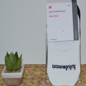 NWT Lululemon Daily Stride 3 Pack No-Show Socks M 3 Colors